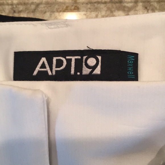 NWT Women’s Capris - Picture 8 of 16